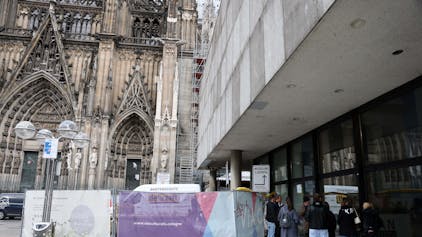 Die Sperrung zwischen Dom und Römisch-Germanischem Museum bleibt voraussichtlich bis Juni 2024.