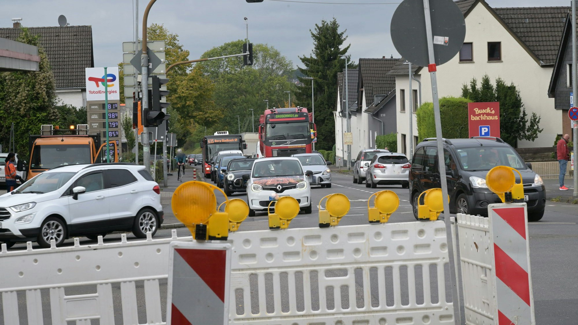 Sperrung-Paffrather-Strasse-Verkehr