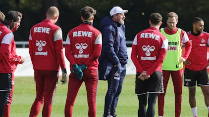 Steffen Baumgart leitet das Training beim 1. FC Köln.