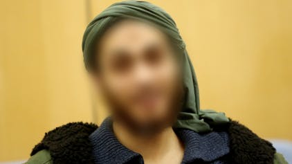 Der Islamist Tarik S. beim Terror-Prozess im Düsseldorfer Oberlandesgericht im Dezember 2016 (Archivbild).