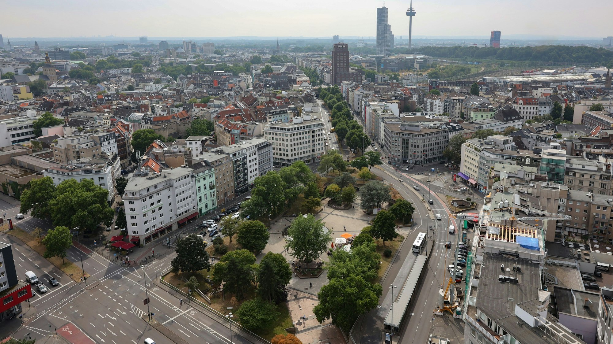 Ein Luftbild zeigt Köln und speziell den Ebertplatz.