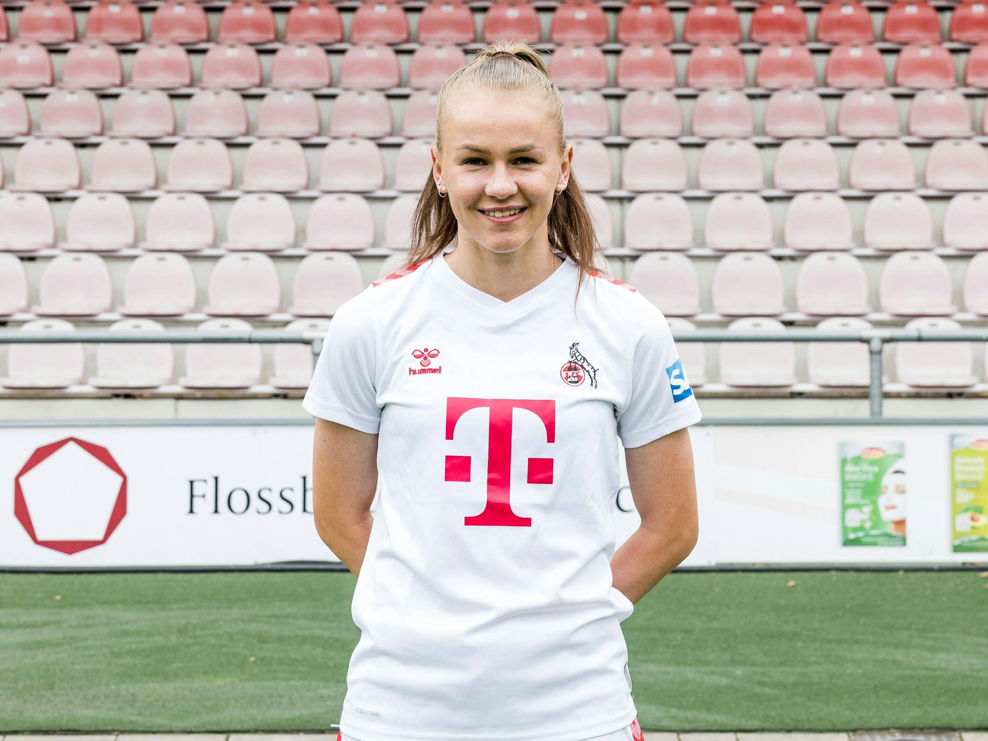 Laura Donhauser im FC-Trikot.
