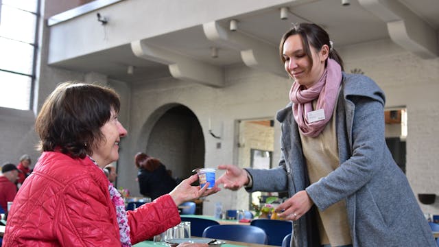 Der Mittagstisch in den Kirchengemeinden in Troisdorf und Hennef bieten jede Woche ein kostenloses Mittagessen an.