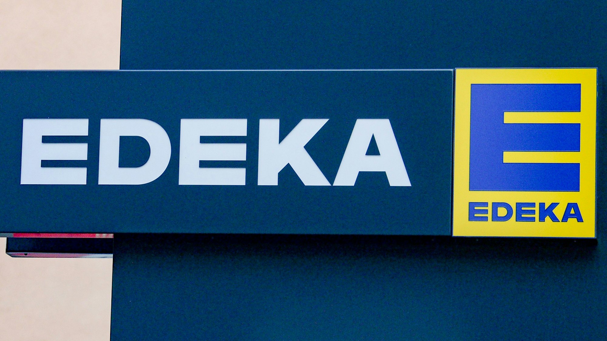 Das Logo von Edeka.