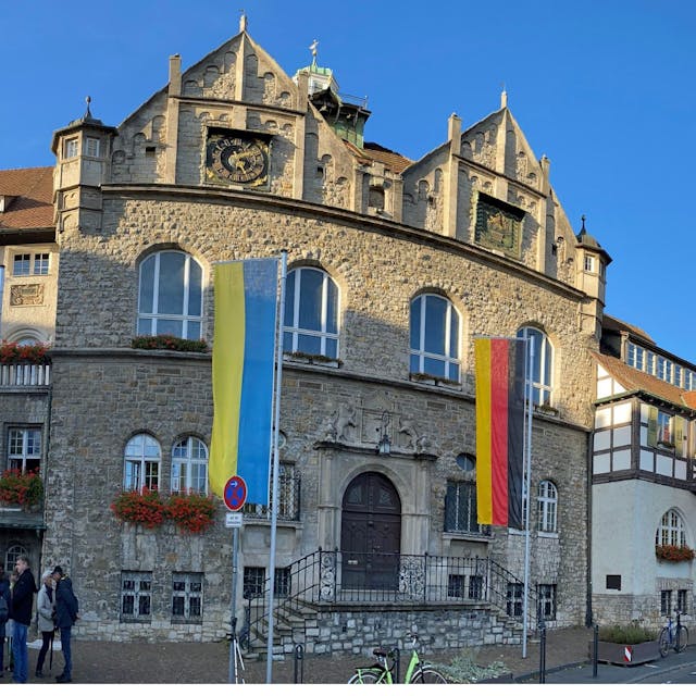 Das Foto zeigt das Rathaus von Bergisch Gladbach