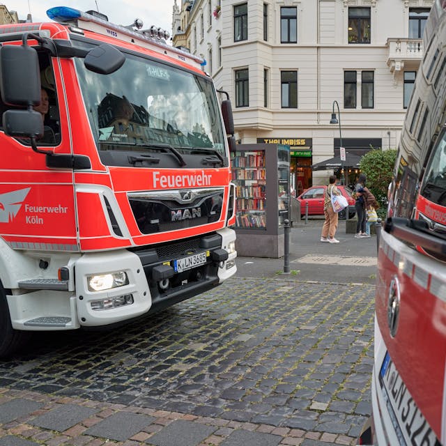 Feuerwehrfahrzeuge in der Kölner Innenstadt