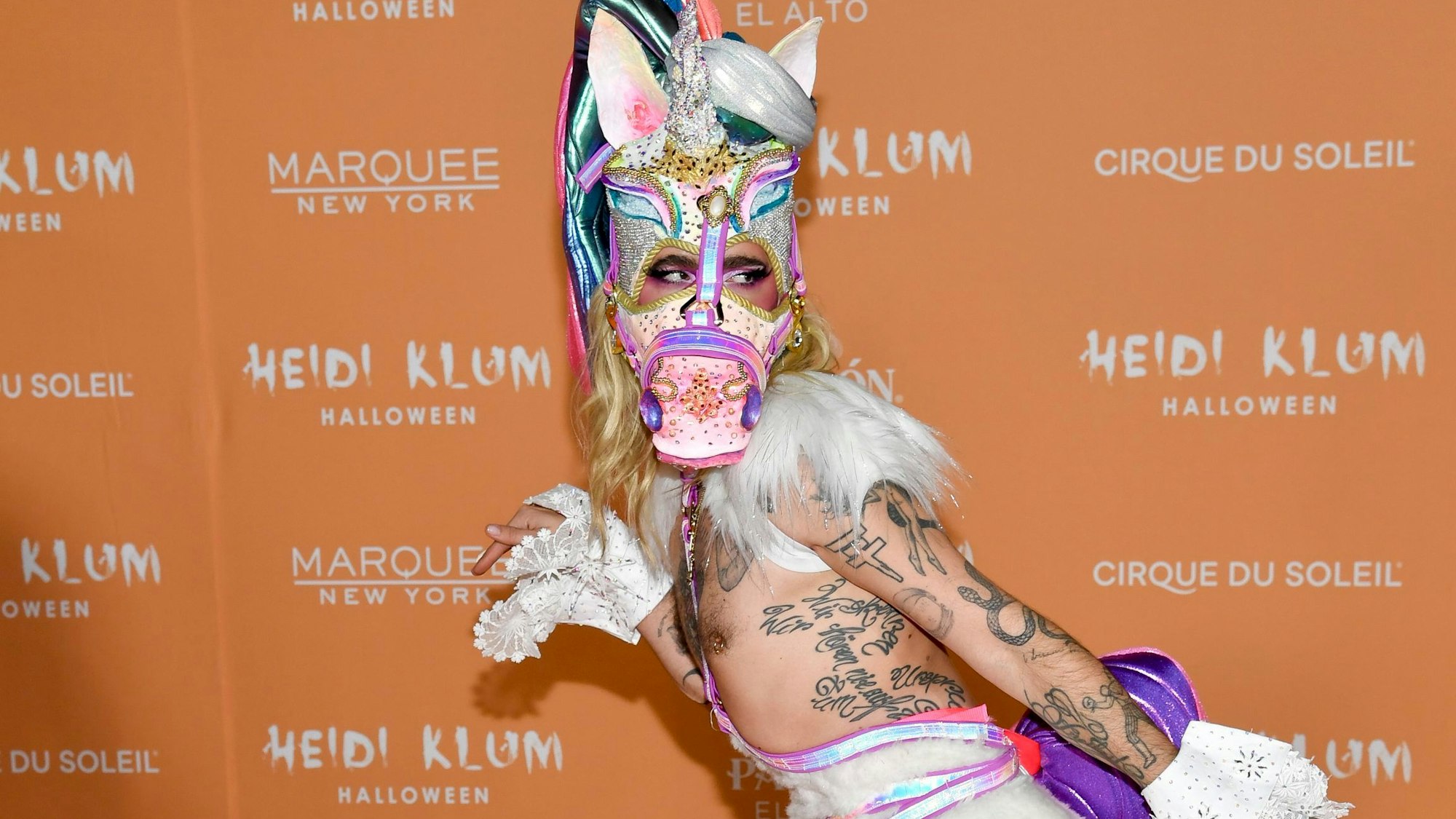 Bill Kaulitz kommt zur 22. jährlichen Halloween-Party von Heidi Klum ins Marquee.