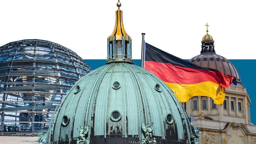 Staat und Kirche - Symbolbild mit den Kuppeln des Reichstagsgebäudes (links) und Berliner Doms