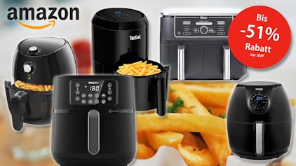 Airfryer Geräte und Heißluftfritteusen verschiedener Top Marken wie Philips und Tefal, im Hintergrund Pommes Frites.
