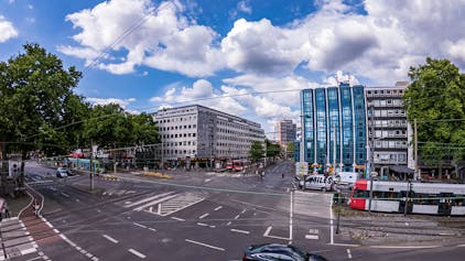Übersicht über den Barbarossaplatz in der Kölner Innenstadt.