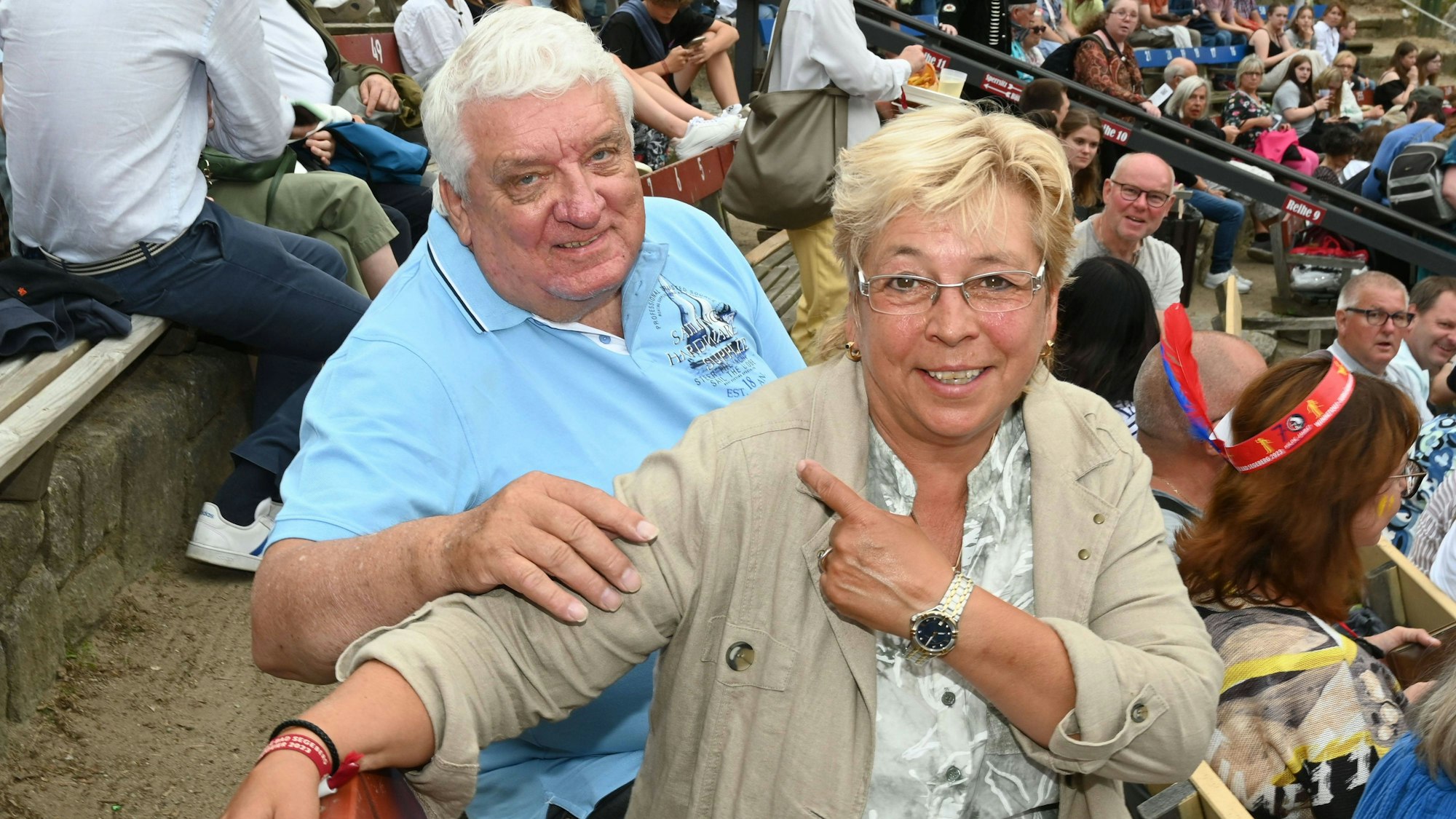 Hans Meiser mit seiner Ehefrau Angelika Meiser bei der Premiere von Winnetou I - Blutsbrüder bei den Karl-May-Spielen 2023.