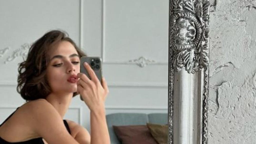 Das Selfie zeigt das Model Solomia Maievska. Sie hat es am 5. Oktober 2022 bei Instagram veröffentlich. Quelle: Instagram / solomia_maievska