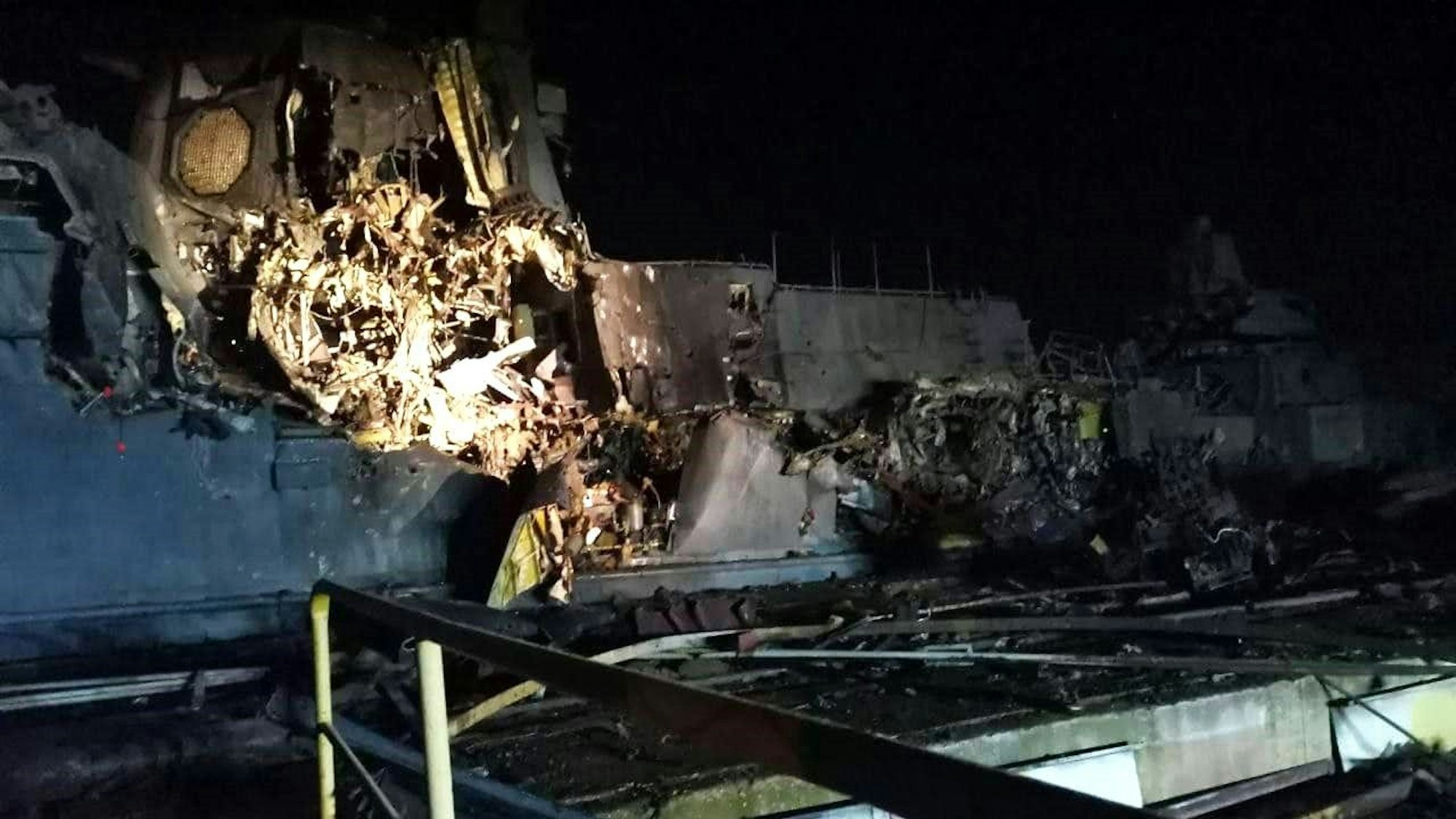 Die ukrainischen Streitkräfte veröffentlichten ein Foto, das Schäden an der russischen Korvette „Askold“ zeigen soll. Laut Kiew kann das Kriegsschiff nicht repariert werden.
