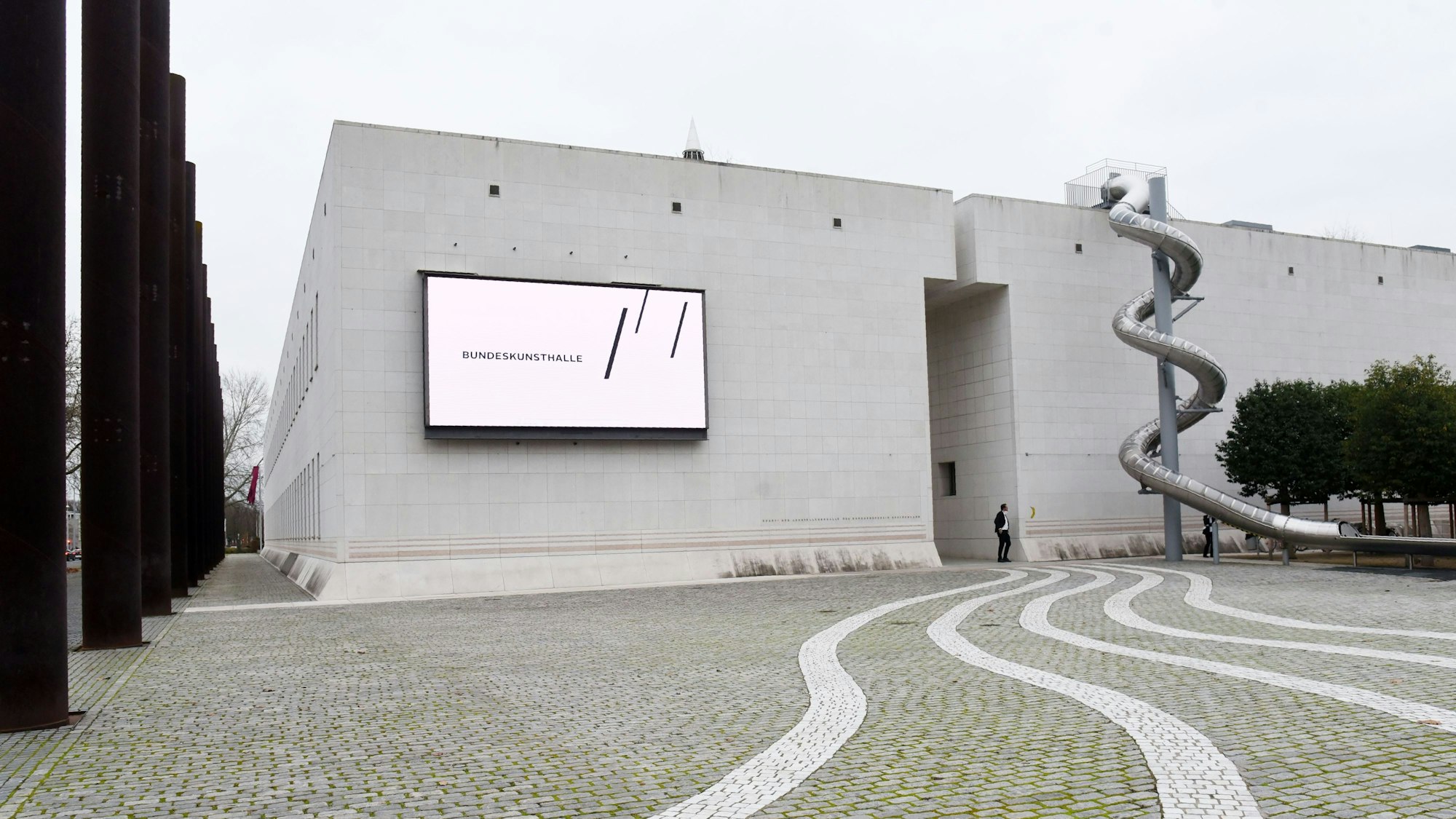 Die Bundeskunsthalle auf der Museumsmeile in Bonn