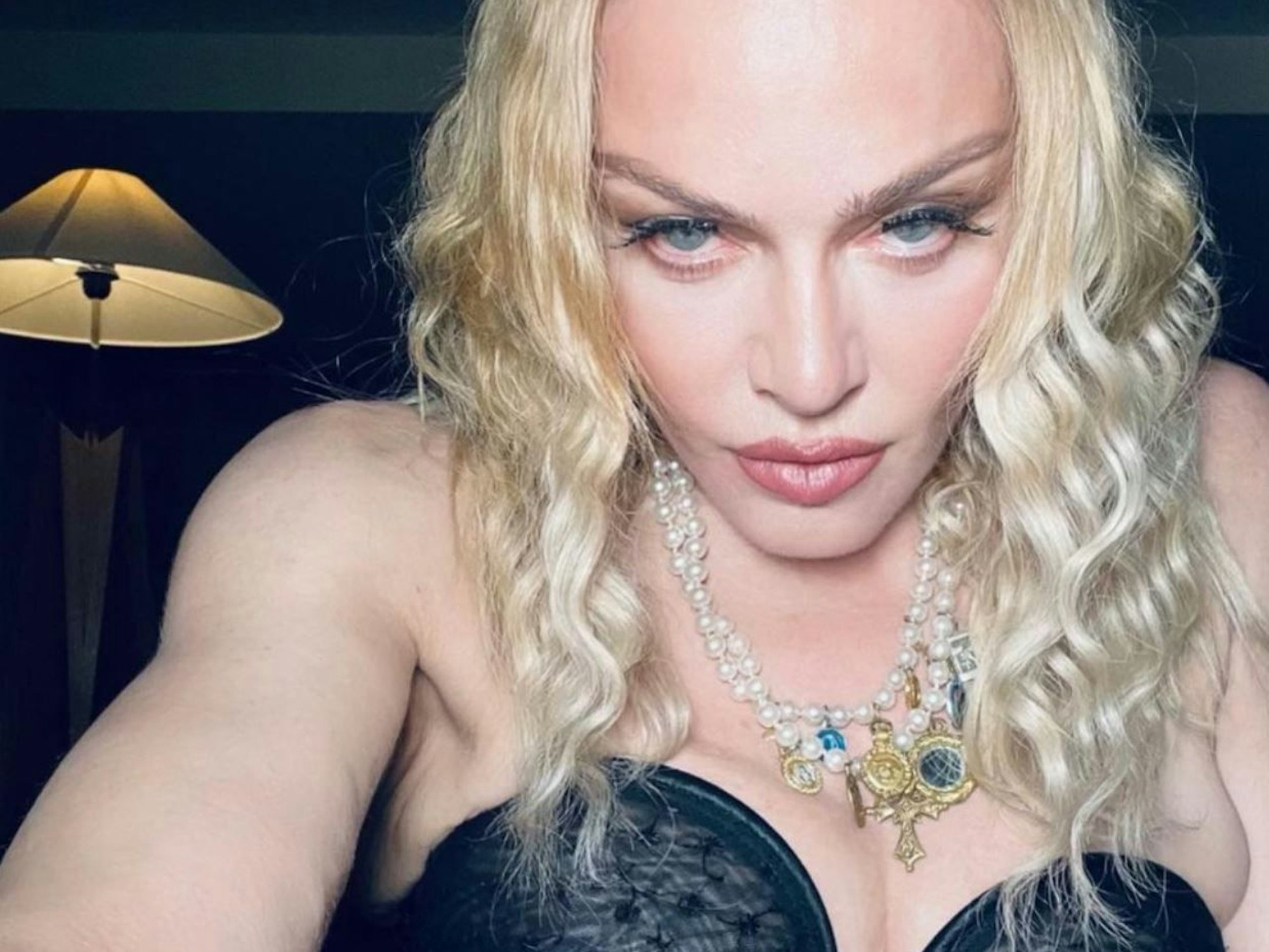 Madonna postet ein Selfie auf ihrem Instagram-Account (Screenshot: 7. November 2023).