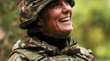 Kate Middleton, die Prinzessin von Wales, bei einem Besuch im Queens Dragoon Guards Regiment in Dereham, Vereinigtes Königreich.