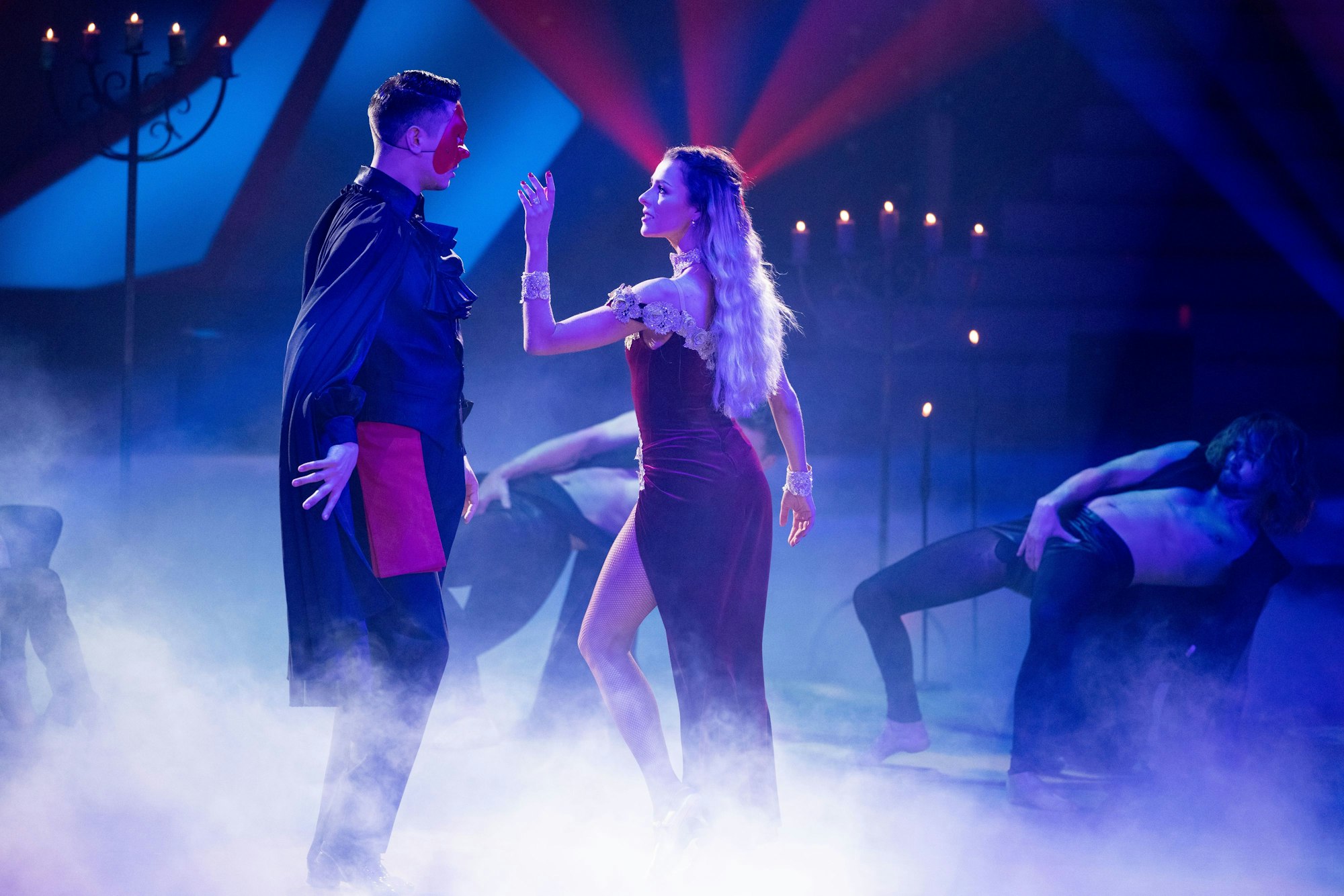 Patricija Ionel, Profitänzerin, und Alexandru Ionel, Profitänzer, treten in der RTL-Tanzshow „Let's Dance“ im Coloneum auf.