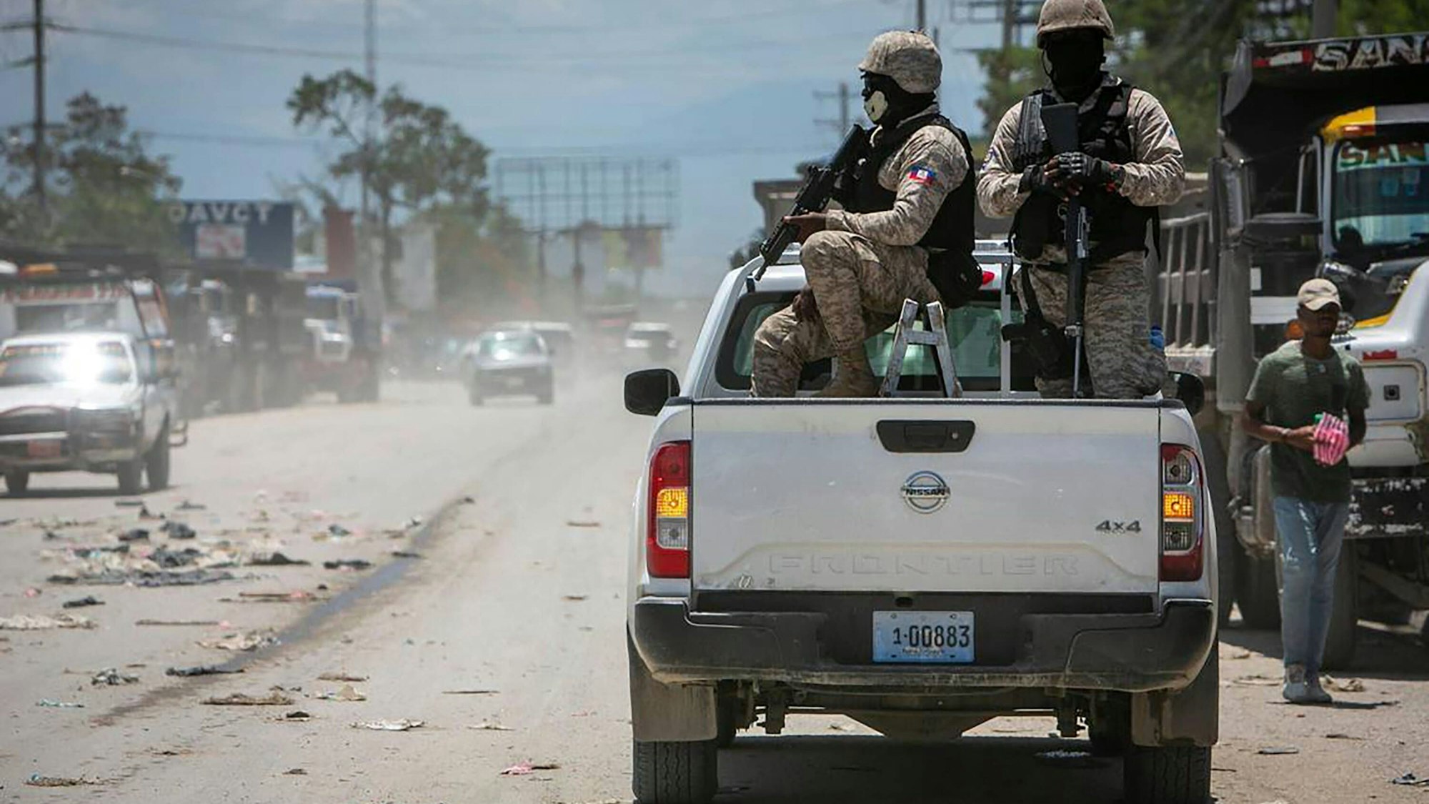 Die Polizei von Haiti sichert die Straßen in Tabarre.