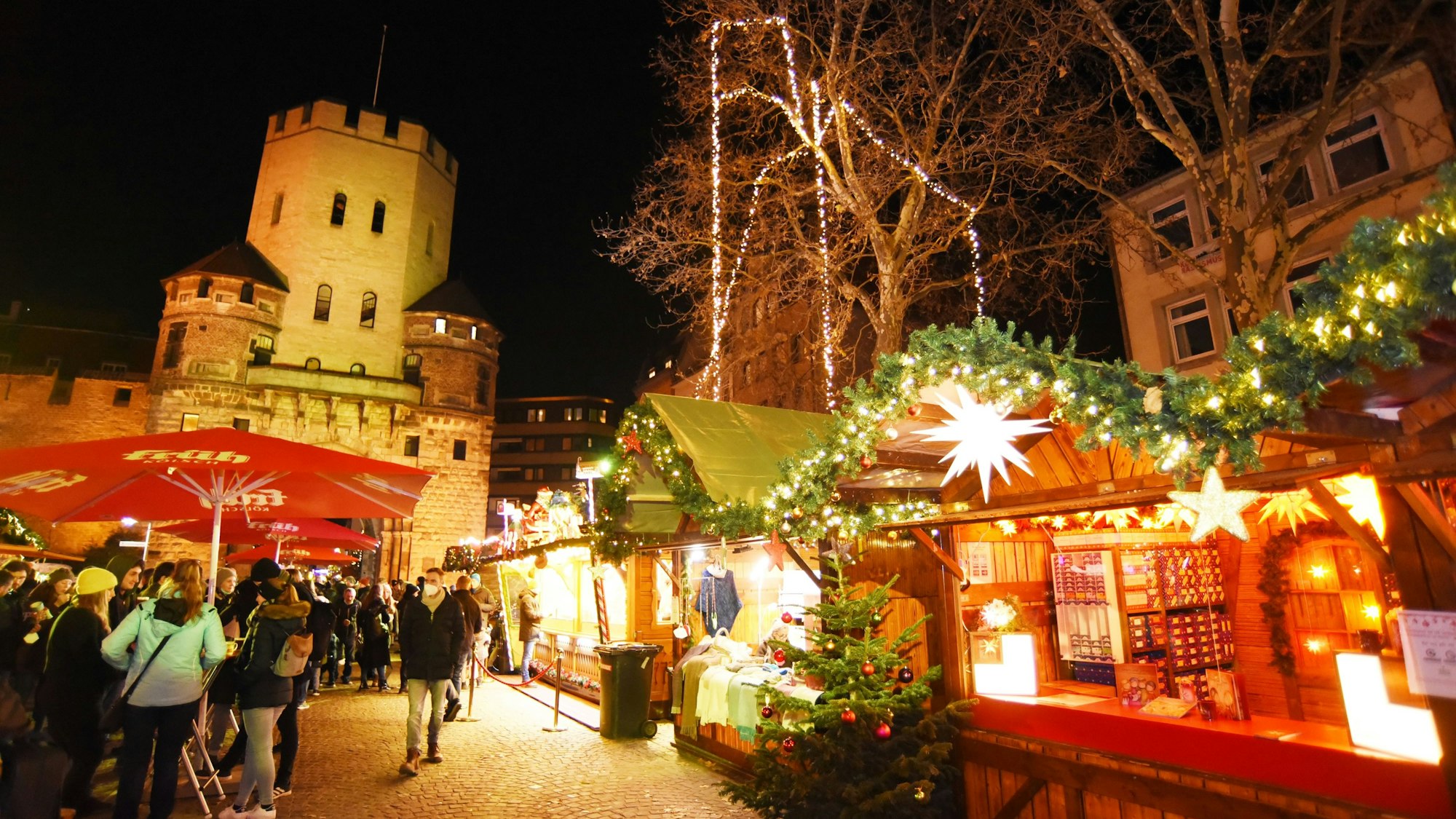Weihnachtsmarkt auf dem Chlodwigplatz.