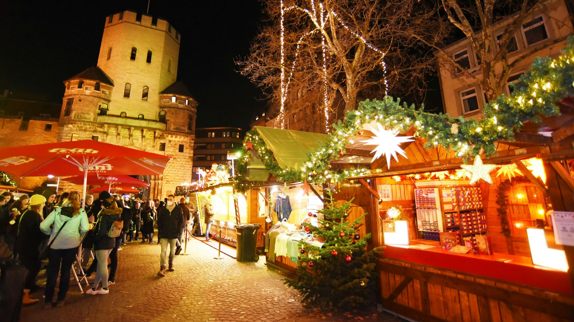 24.11.2021 Köln.
Weihnachtsmarkt auf dem Chlodwigplatz.