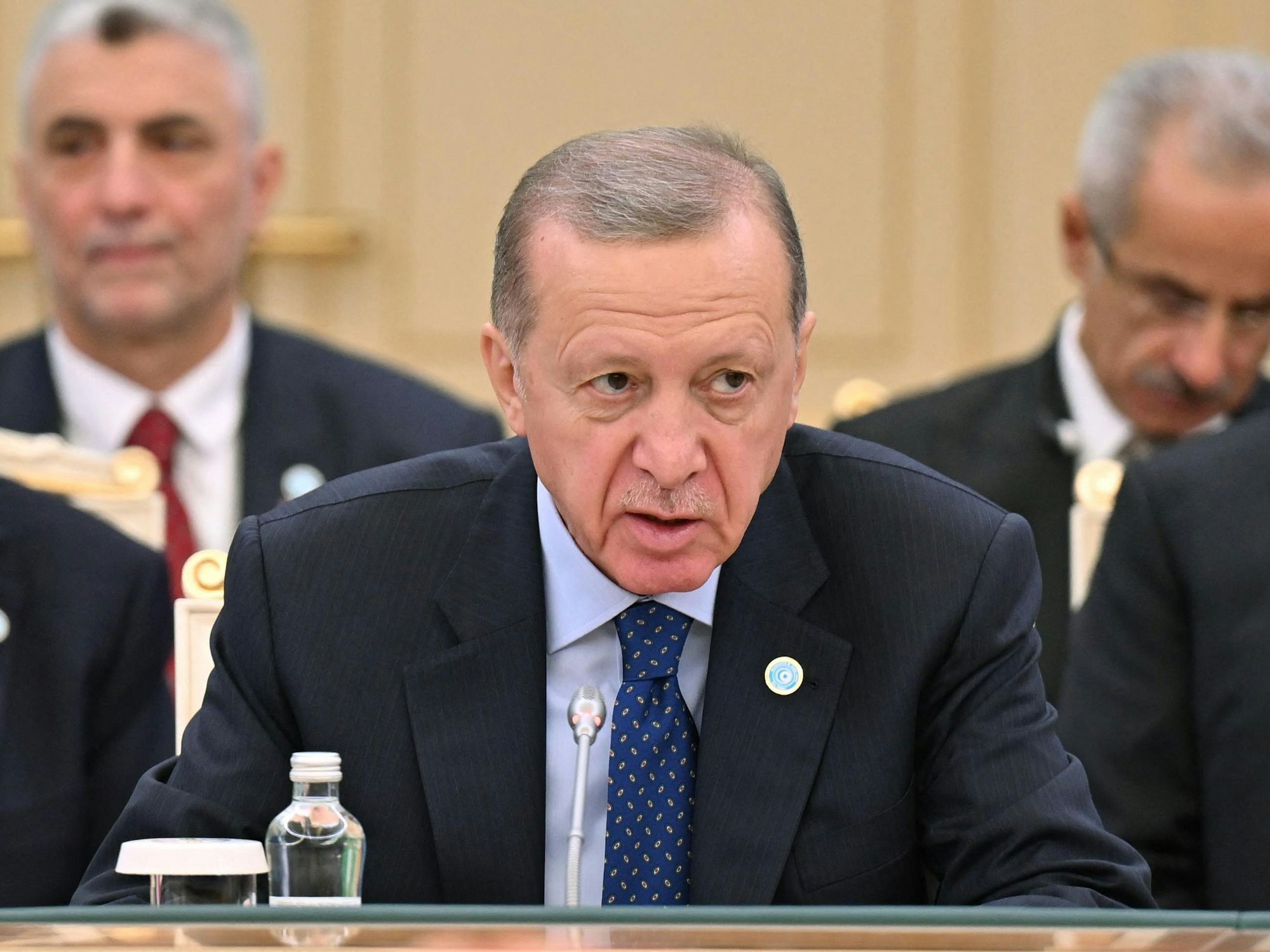 Auf diesem vom Pressedienst des kasachischen Präsidenten am 3. November 2023 veröffentlichten Foto nimmt der türkische Präsident Recep Tayyip Erdogan am 10. Gipfeltreffen der Staatsoberhäupter der Organisation der Türkischen Staaten in Astana teil.