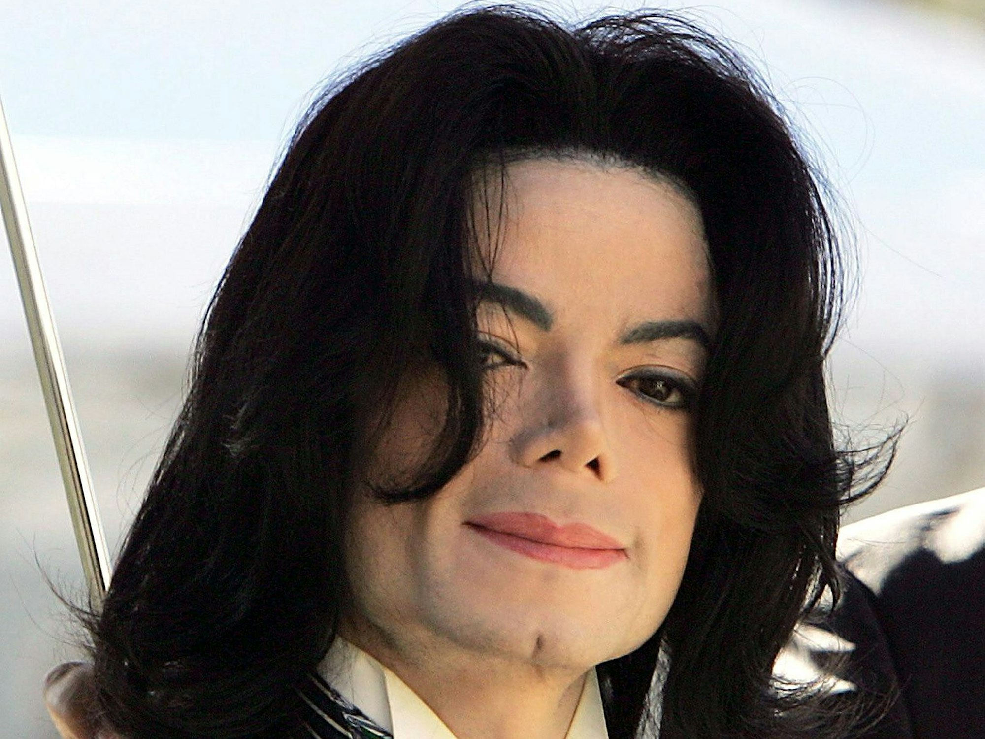 US-Popstar Michael Jackson trifft am 29.04.2005 vor dem Gericht in Santa Maria (Kalifornien) ein (Archivfoto).