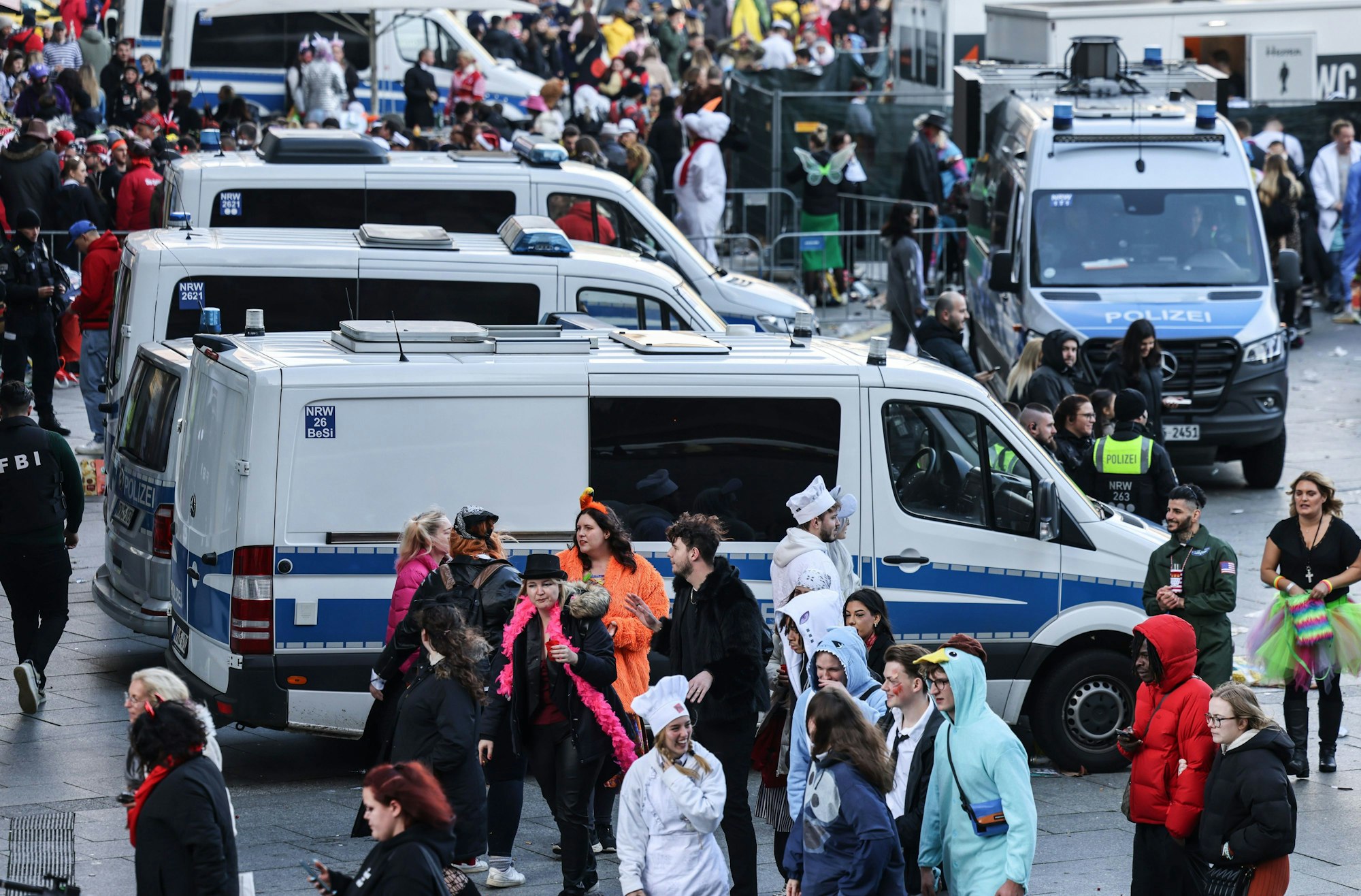 Die Kölner Polizei vermeldet bis zum Nachmittag keine gravierenden Vorfälle