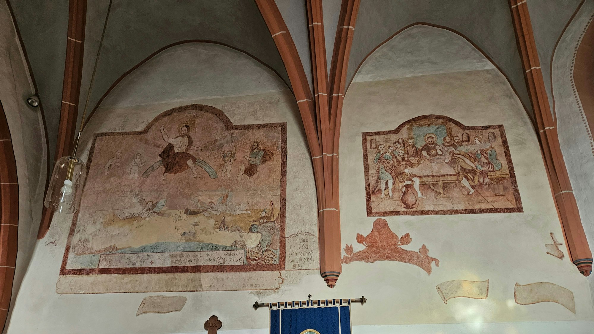 Die beiden in den 1980er-Jahren freigelegten Fresken sind zu sehen.