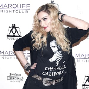 Madonna posiert für Fotografen im Oktober 2015.