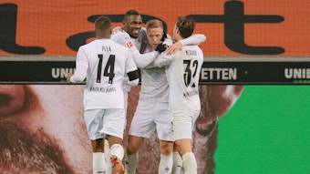 Profis von Borussia Mönchengladbach bejubeln einen Treffer.