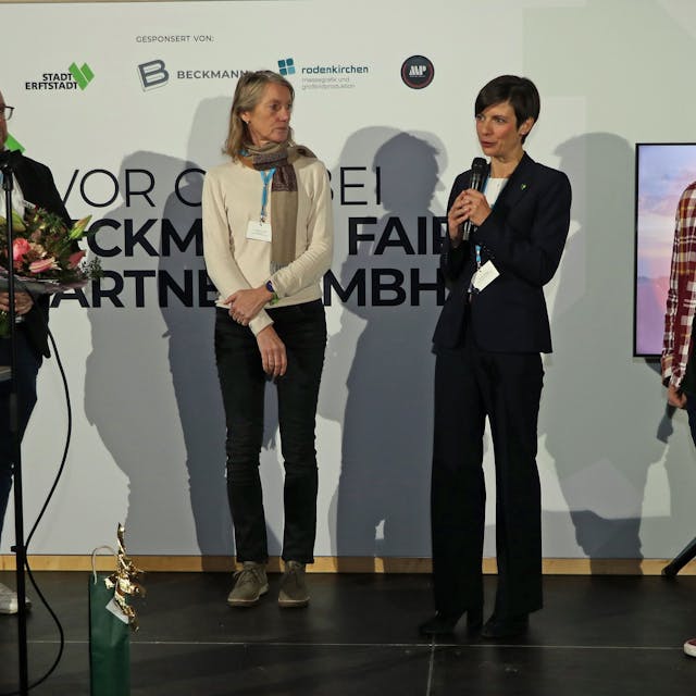 Auf dem Foto sind Gero Fürstenberg, Dr. Bettina Knothe, Carolin Weitzel und Jan Beckmann zu sehen.
