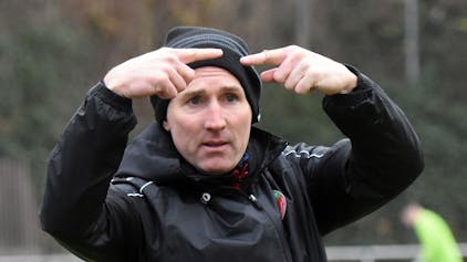 Stefan Behr O'Hara steht am Sonntag als Co-Trainer für den TuS Oberpleis an der Seitenlinie.