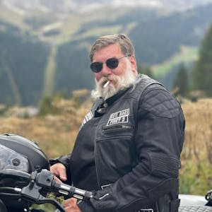 Peter Mauß, Harley-Fan und Trainer des VfR Sinnersdorf in der Kölner Kreisliga A