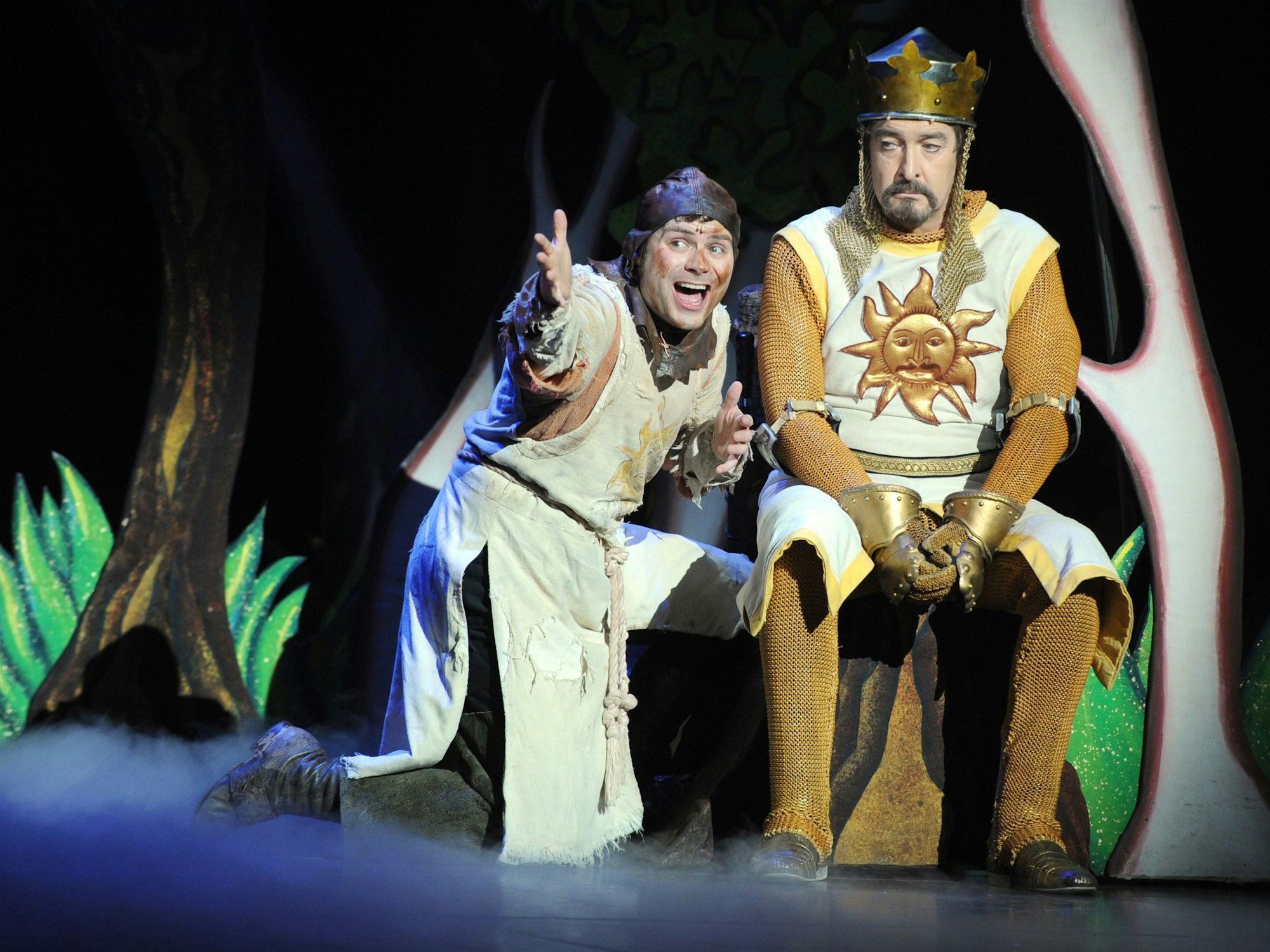 Zwei Darsteller des Musicals Spamalot von Monty Python’s