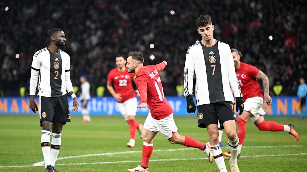 Die deutschen Nationalspieler hadern nach einem Gegentor gegen die Türkei.