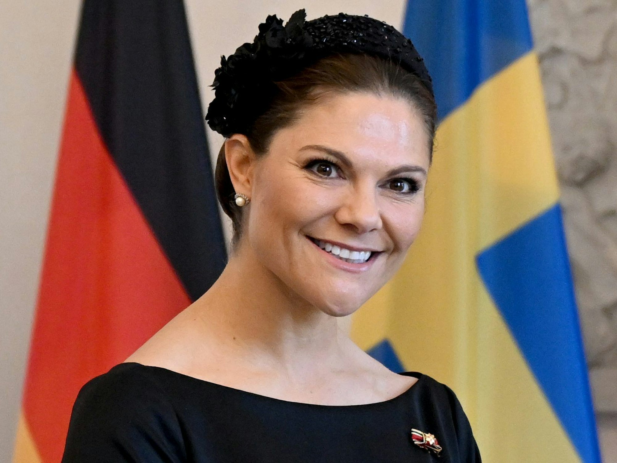 Die schwedische Kronprinzessin Victoria wird im Schloss Bellevue empfangen.