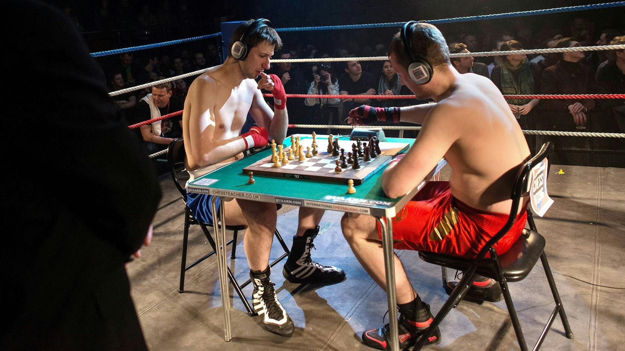 Bildnummer: 13128766  Datum: 23.03.2013  Copyright: imago/ZUMA Press
March 23, 2013 - London, England, United Kingdom - CHRIS LEVY (R) and MATT READ compete in a bout at the Chessboxing Grand Prix in Scala on Saturday night. The hybrid combines chess with boxing in alternating rounds. The winner is decided by a knockout or checkmate, whichever comes first. A full match consists of eleven rounds: six rounds of chess and five of boxing. Chessboxing Grand Prix 2013 PUBLICATIONxINxGERxSUIxAUTxONLY - ZUMA; Schachboxen xsp x0x 2013 quer Highlight premiumd Symbolfoto

Image number 13128766 date 23 03 2013 Copyright imago Zuma Press March 23 2013 London England United Kingdom Chris Levy r and Matt Read compete in A Bout AT The  Grand Prix in Scala ON Saturday Night The Hybrid  Chess with Boxing in  Rounds The WINNER is decided by A Knockout Or Checkmate  comes First A Full Match  of Eleven Rounds Six Rounds of Chess and Five of Boxing  Grand Prix 2013 PUBLICATIONxINxGERxSUIxAUTxONLY Zuma Chess boxing  x0x 2013 horizontal Highlight premiumd Symbolic image 