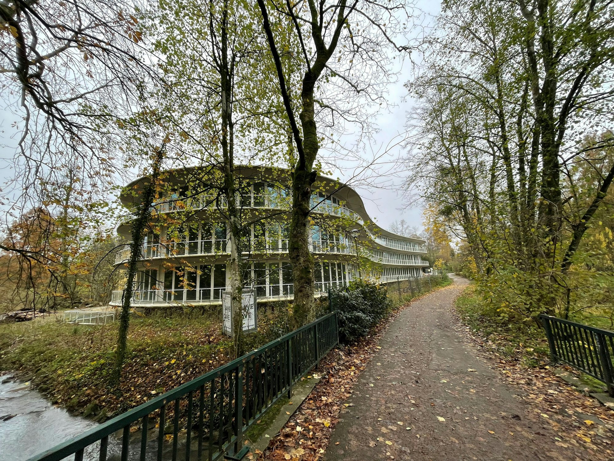 Das Bettenhaus der Schlossklinik.