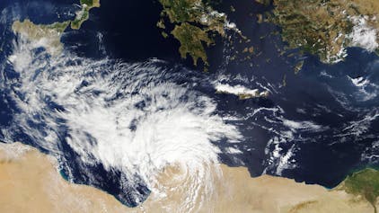 Sturmtief Daniel, das zum Medicane wurde, sorgte im Spätsommer für viele Todesopfer und heftige Schäden im Mittelmeerraum. Insbesondere Libyen wurde mit voller Wucht getroffen. Nun droht erneut ein Wirbelsturm im Mittelmeer. (Archivbild)