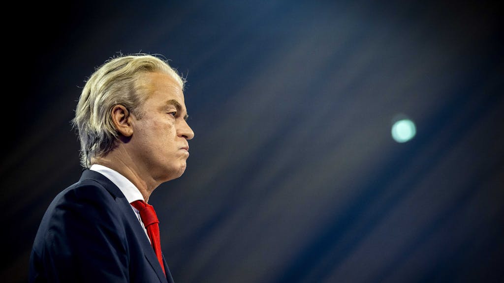Geert Wilders, Parteivorsitzender der Partei für die Freiheit (PVV), während der Wahldebatte von EenVandaag „Die Zukunft der Niederlande“.