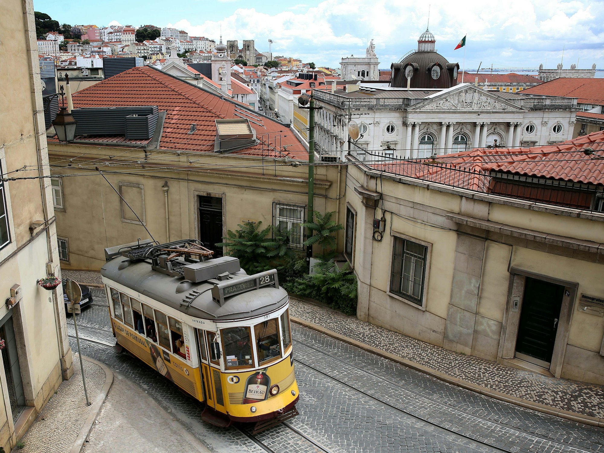 Blick auf die Altstadt von Lissabon (Portugal), hier im Juni 2021.