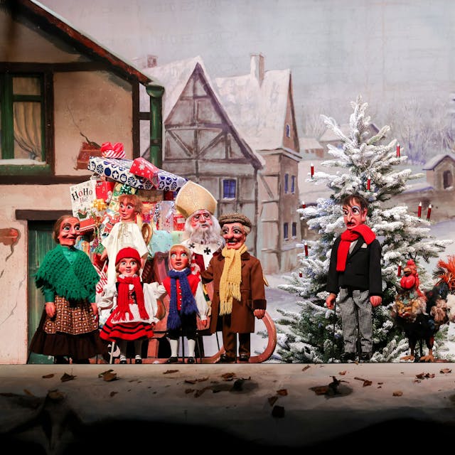 Premiere des Weihnachtsmärchen "Die Himmelsfleut" im Hänneschen-Theater.&nbsp;