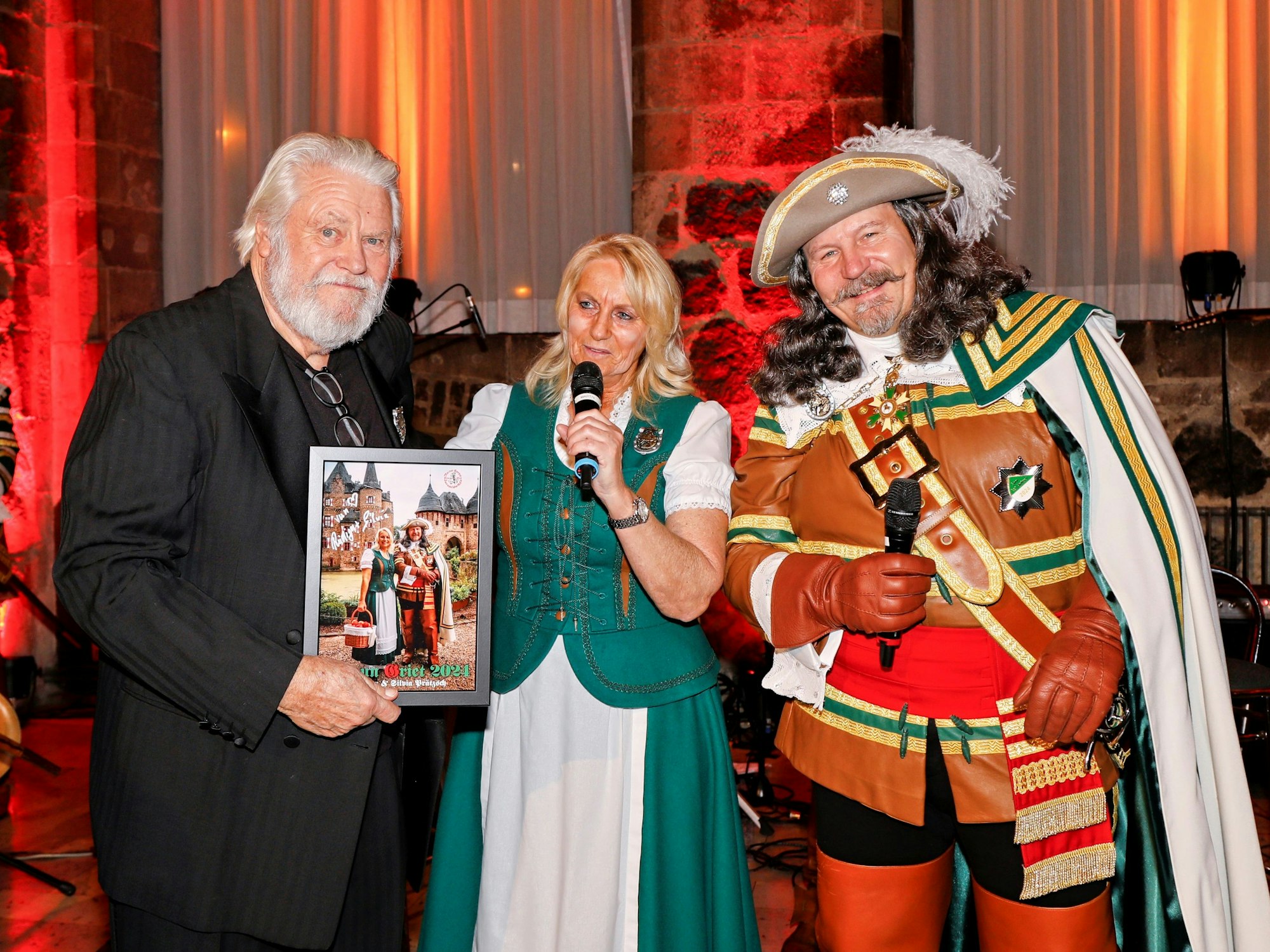 Rüdiger und Silvia Prätzsch gratulieren King Size Dick.