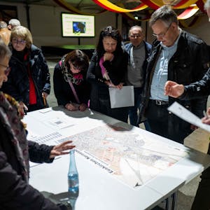 Das Bild zeigt eine Arbeitsgruppe während des Hochwasser-Workshops der Stadt Euskirchen.