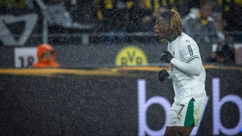 Manu Koné bejubelt seinen Treffer in Dortmund.