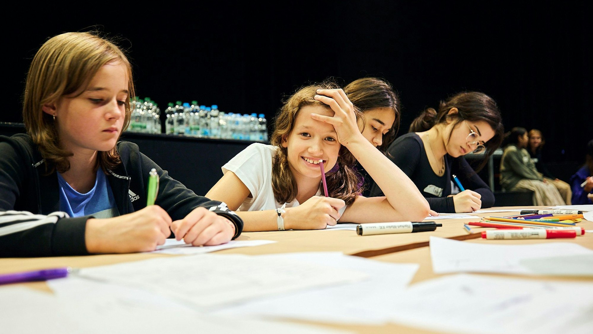 In Workshops erarbeiten Kinder und Jugendliche verschiedener Kölner Schulen das Libretto.