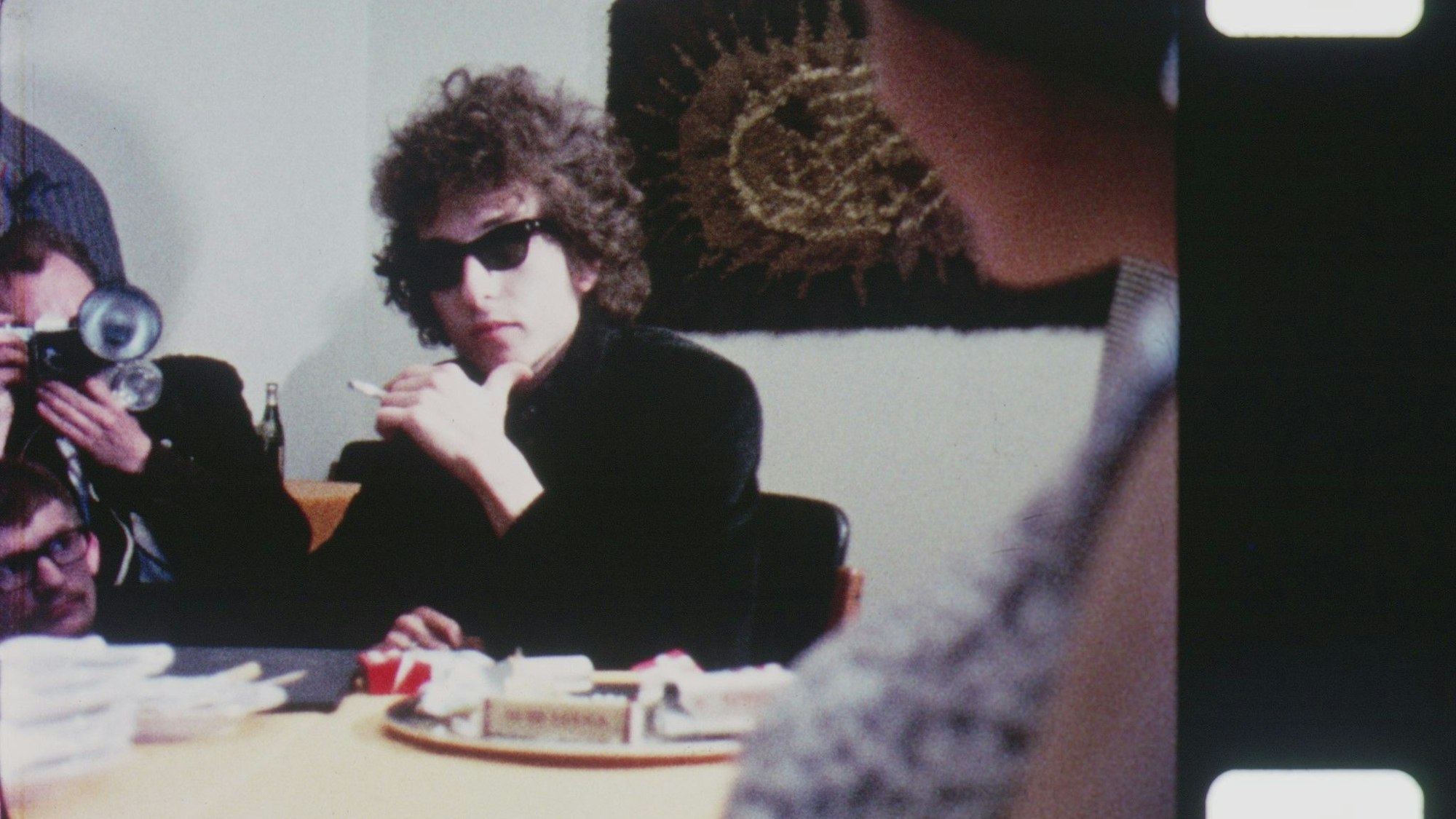 Bob Dylan bei einer Pressekonferenz im Jahr 1966
