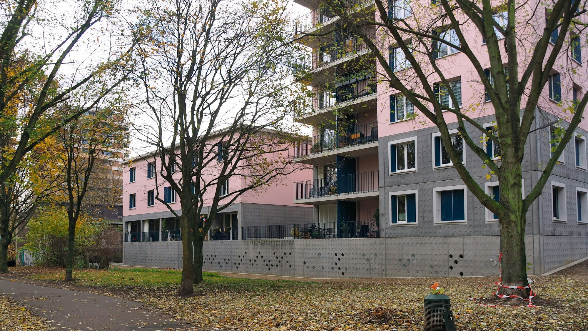 Der Neubau an der Schwalbacher Straße 55 in Köln-Zollstock.