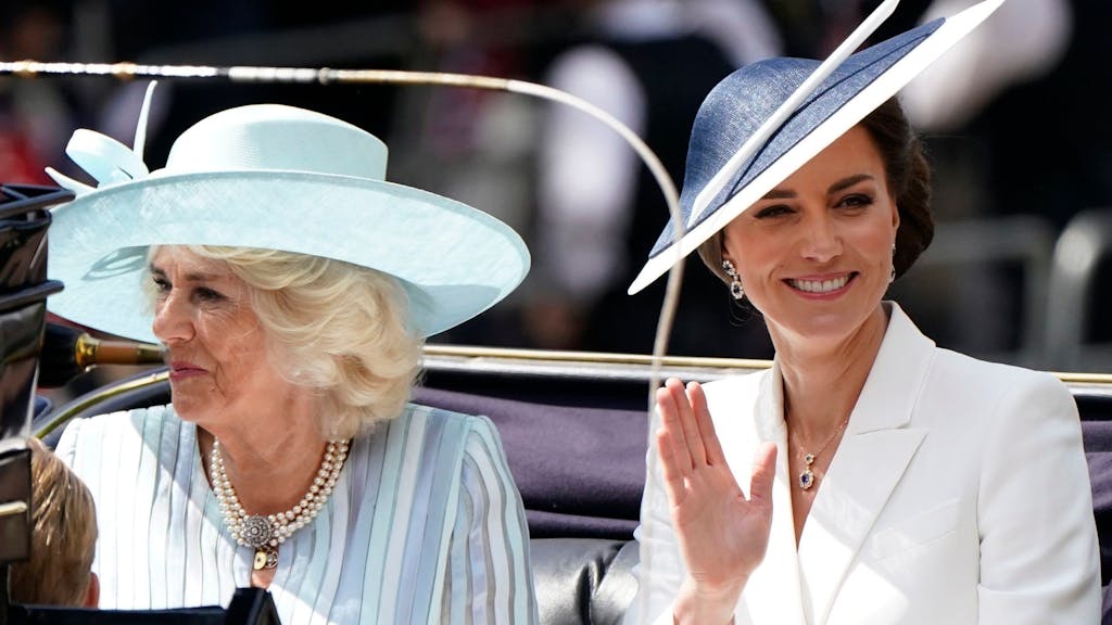 Bevor sie in Königin und Prinzessin wurden, hatten Camilla und Kate ganz normale Jobs.