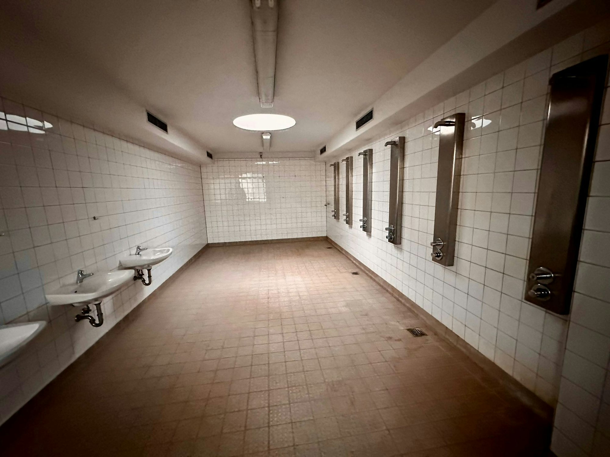Die Duschräume der Bezirkssportanlage Ehrenfeld.
